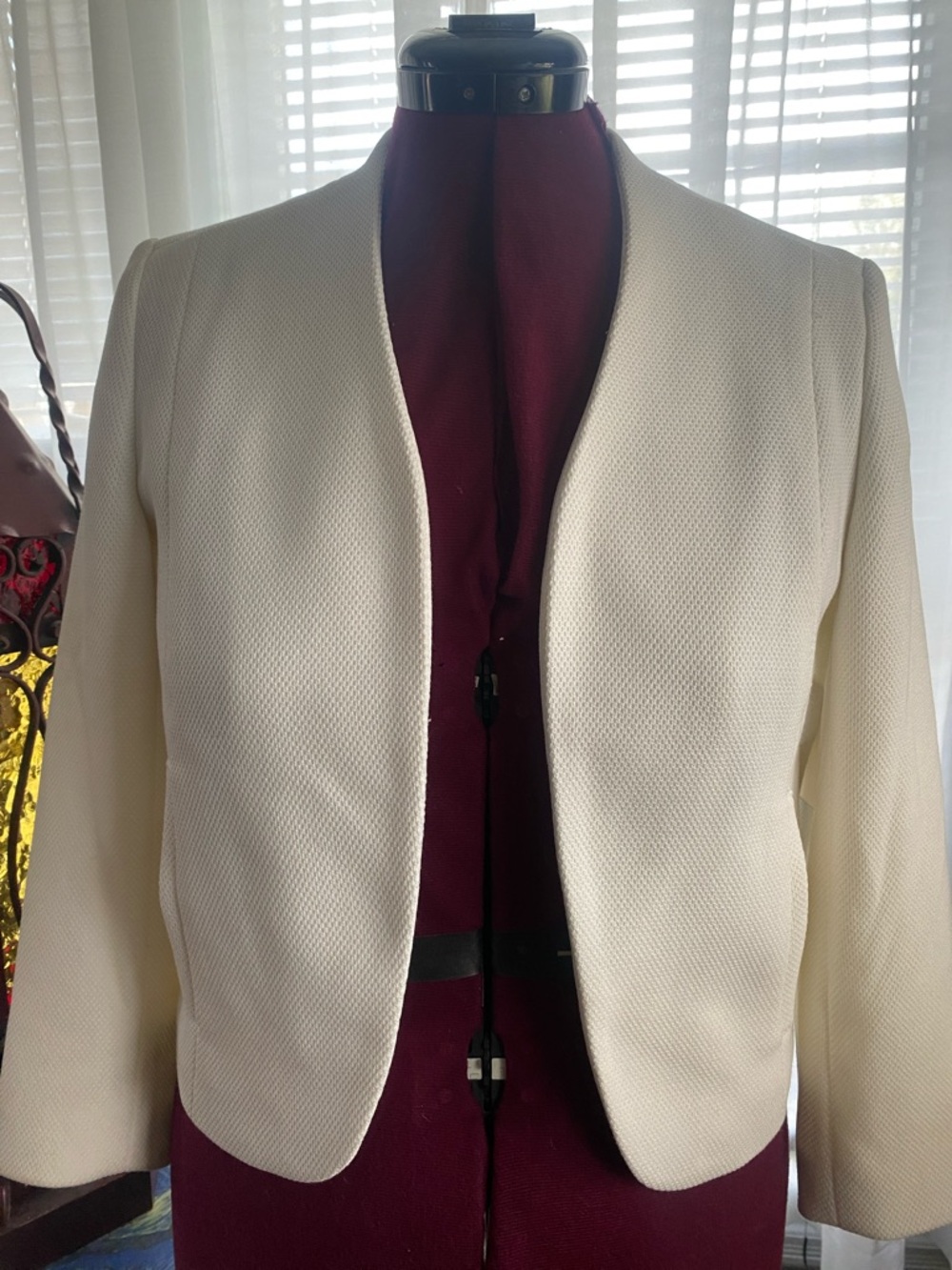NWT Nordstrom white cream jacket from the brand Chelsea28, sized small